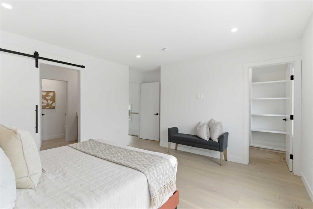 2119 Mackay Road Nw, Calgary, AB - Indoor Photo Showing Bedroom