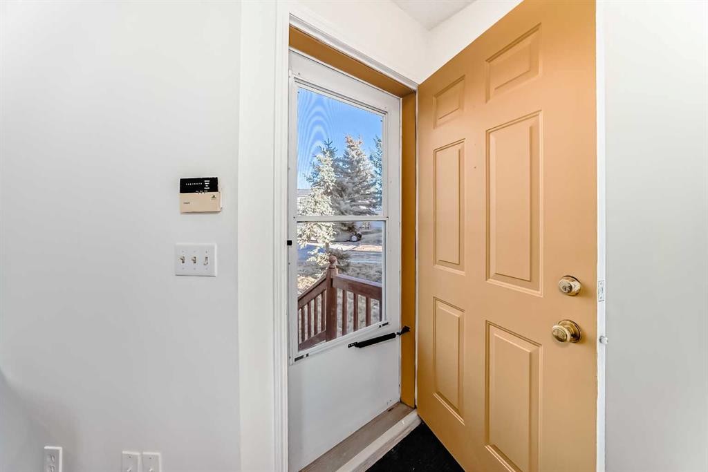 11 Martinridge Place Ne, Calgary, AB - Indoor Photo Showing Other Room