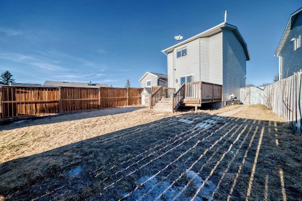 11 Martinridge Place Ne, Calgary, AB - Outdoor
