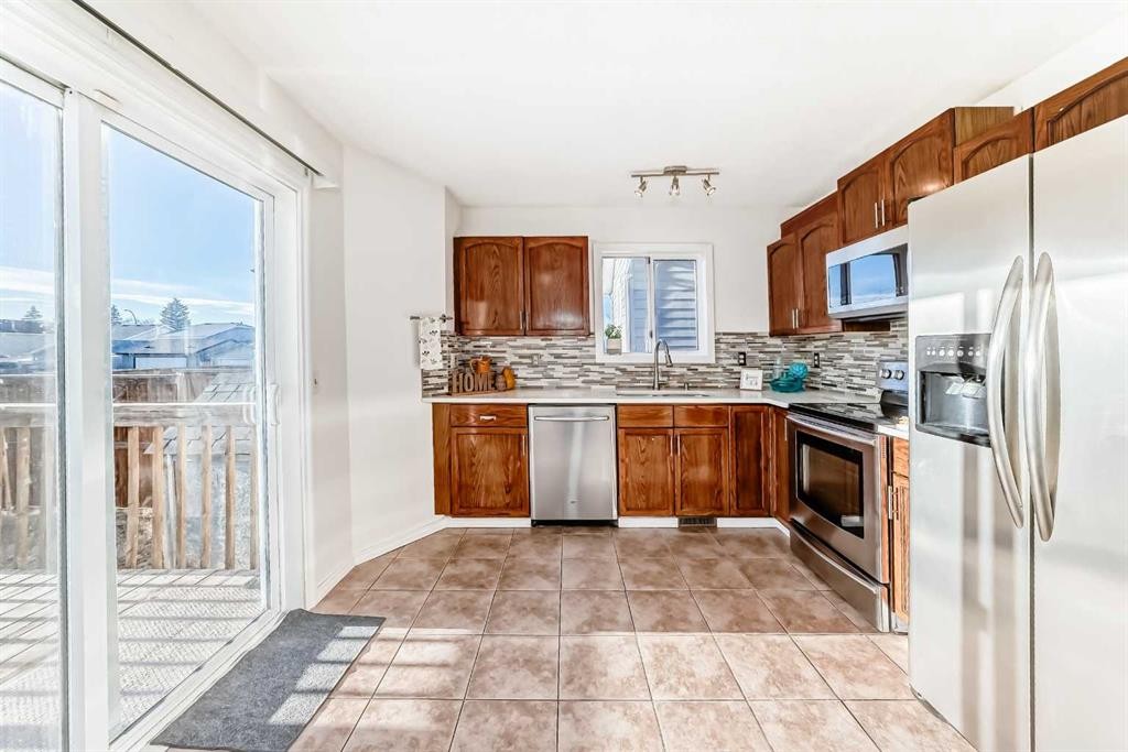 11 Martinridge Place Ne, Calgary, AB - Indoor Photo Showing Kitchen With Stainless Steel Kitchen