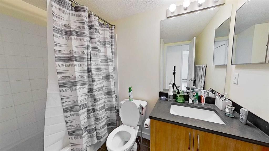 1202-2395 Eversyde Avenue Sw, Calgary, AB - Indoor Photo Showing Bathroom