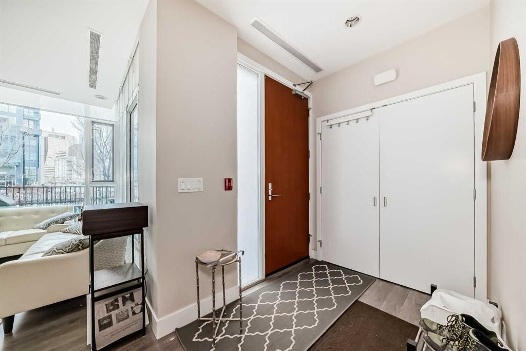 554 Riverfront Lane Se, Calgary, AB - Indoor Photo Showing Other Room
