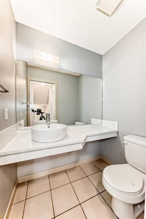80 Copperstone Cove Se, Calgary, AB - Indoor Photo Showing Bathroom