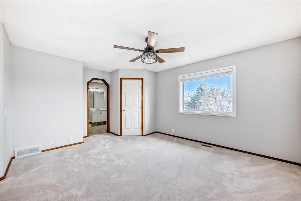 128 Harvest Park Road Ne, Calgary, AB - Indoor Photo Showing Other Room