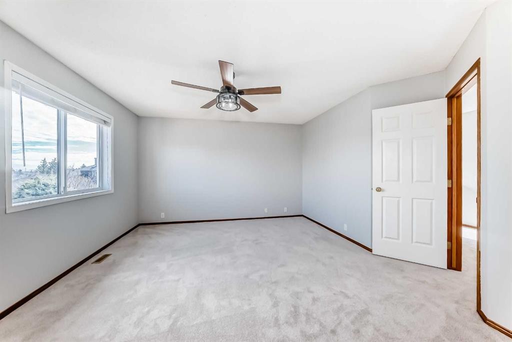 128 Harvest Park Road Ne, Calgary, AB - Indoor Photo Showing Other Room