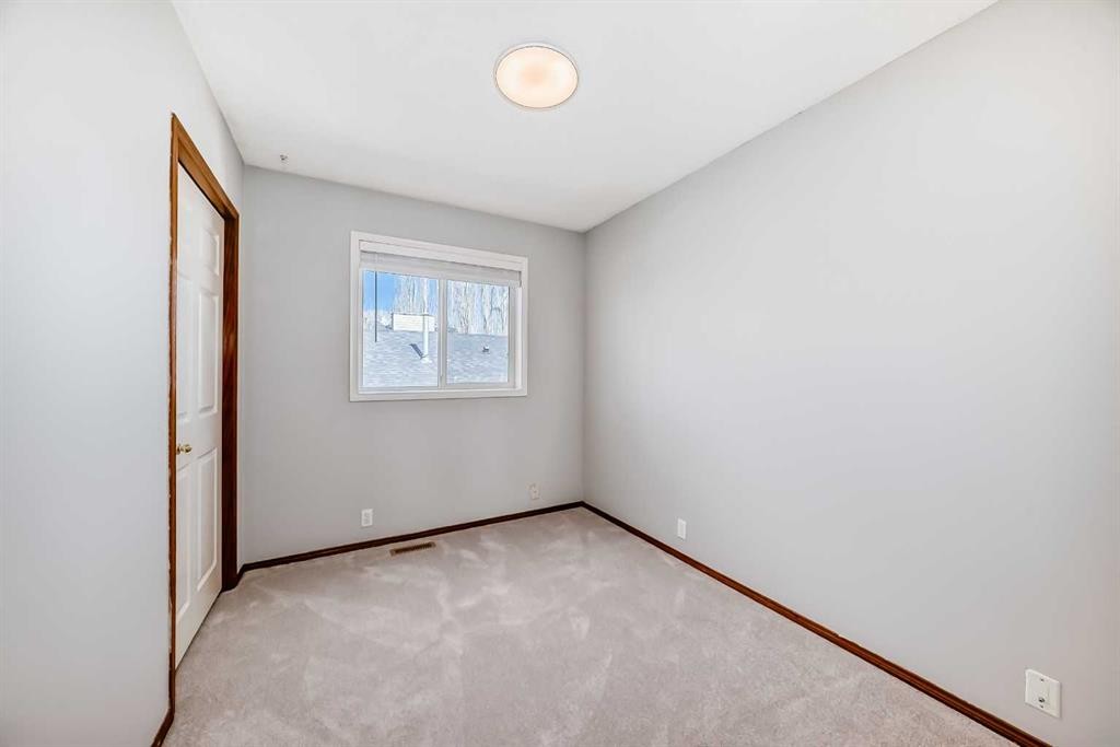 128 Harvest Park Road Ne, Calgary, AB - Indoor Photo Showing Other Room