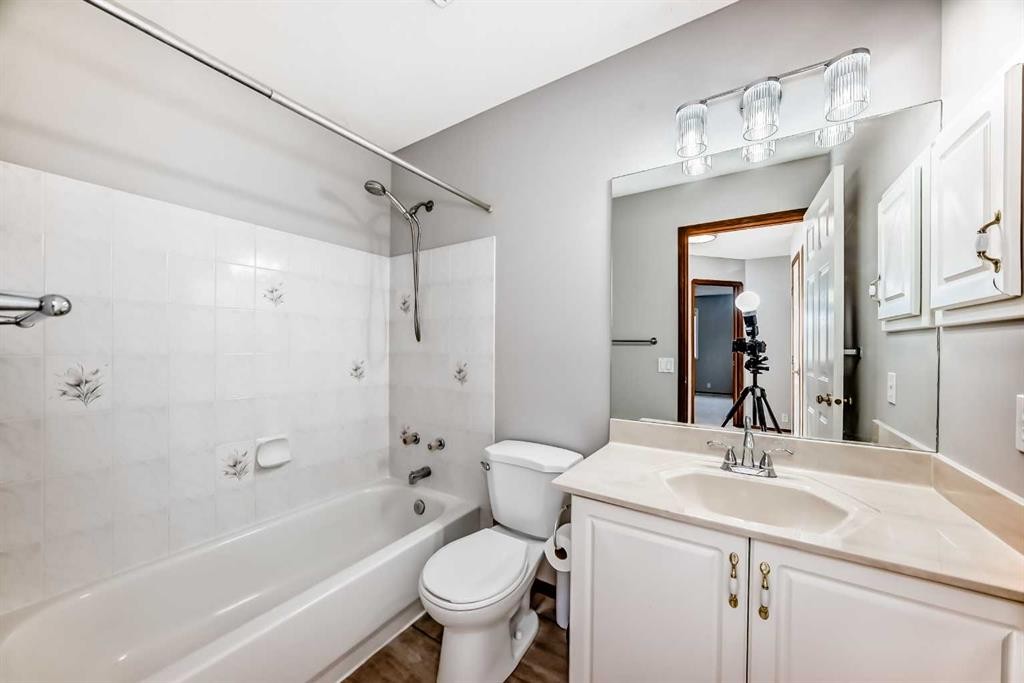 128 Harvest Park Road Ne, Calgary, AB - Indoor Photo Showing Bathroom
