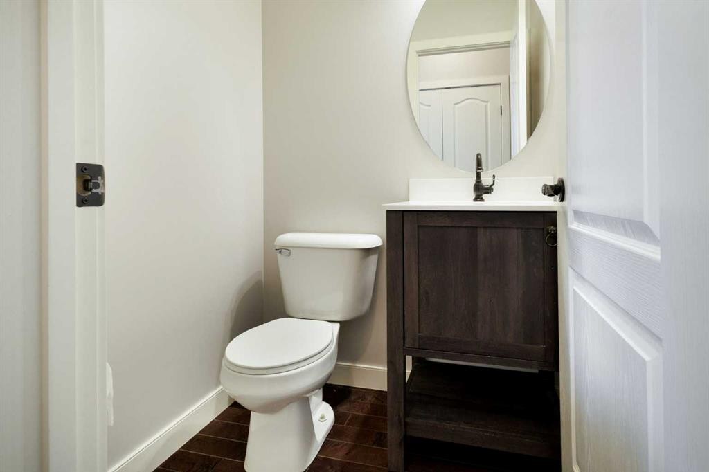 13 Sage Hill Landing Nw, Calgary, AB - Indoor Photo Showing Bathroom