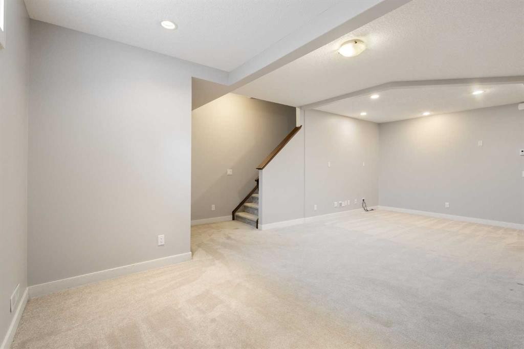 13 Sage Hill Landing Nw, Calgary, AB - Indoor Photo Showing Other Room