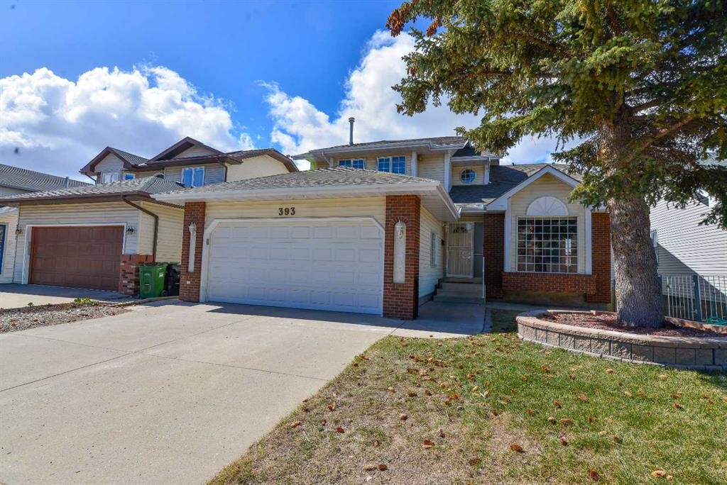 393 Hawktree Circle Nw, Calgary, AB - Outdoor With Facade
