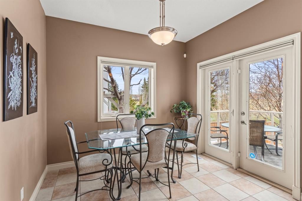 140 Simcoe Close Sw, Calgary, AB - Indoor Photo Showing Dining Room