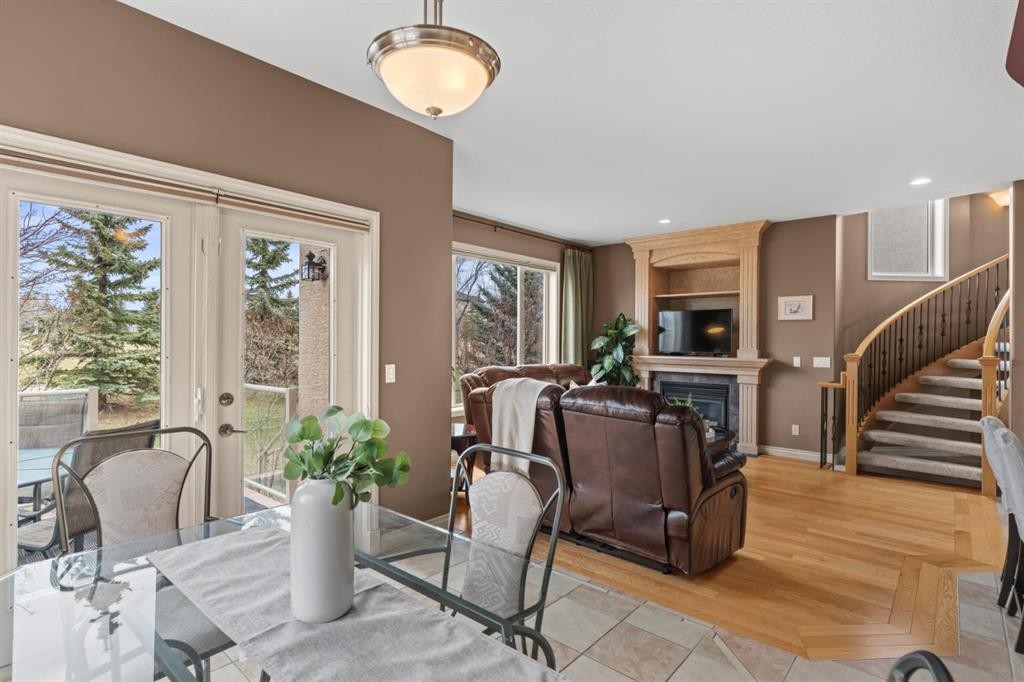 140 Simcoe Close Sw, Calgary, AB - Indoor Photo Showing Other Room