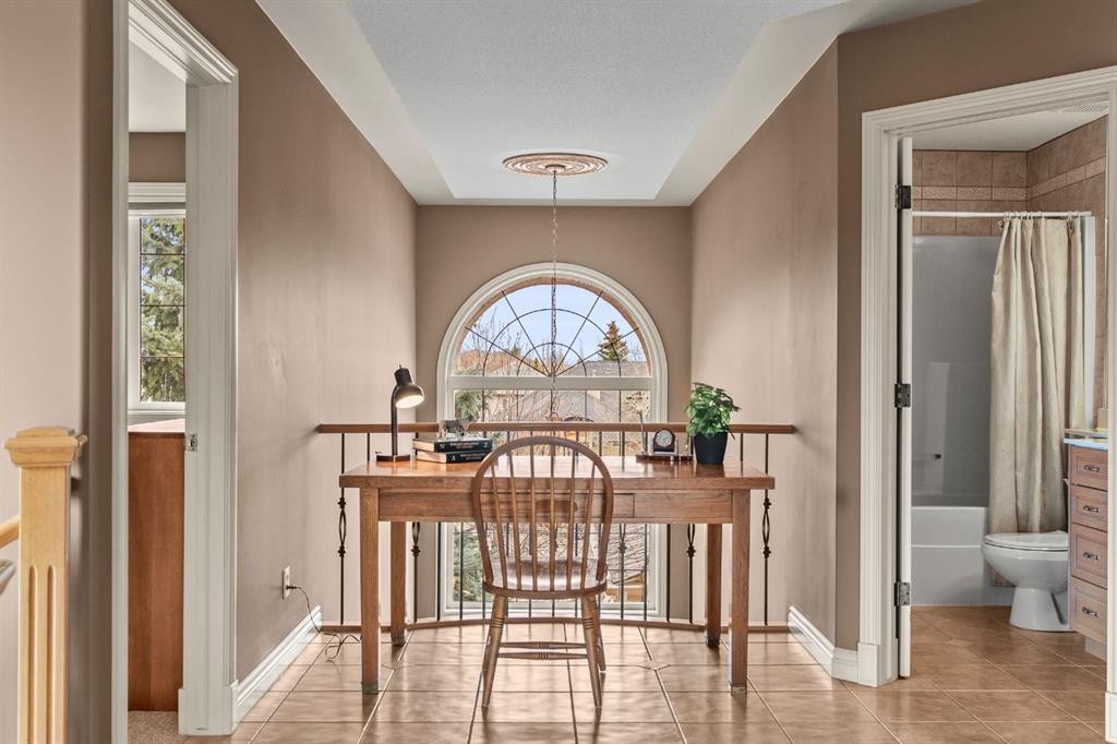 140 Simcoe Close Sw, Calgary, AB - Indoor