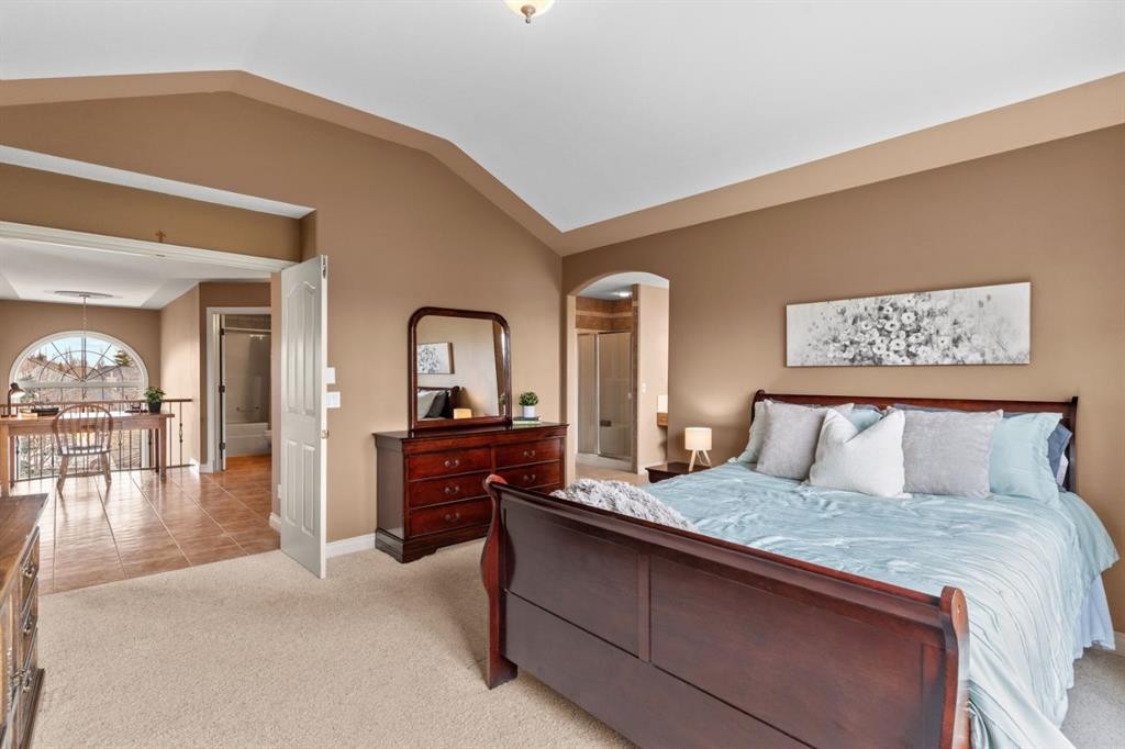 140 Simcoe Close Sw, Calgary, AB - Indoor Photo Showing Bedroom