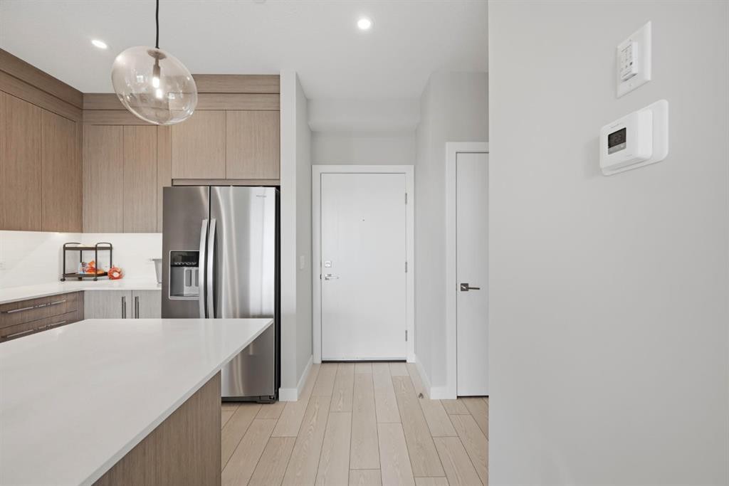 2304-44 Skyview Parkway, Calgary, AB - Indoor Photo Showing Kitchen