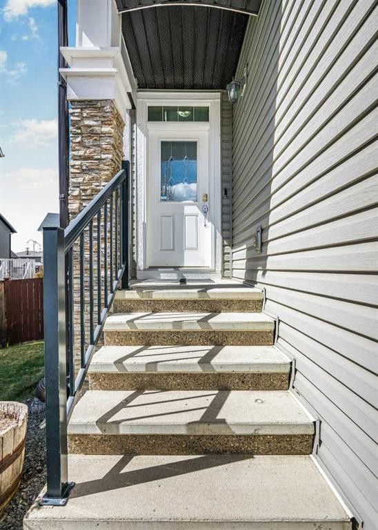 76 Heritage Hill, Cochrane, AB - Outdoor With Exterior