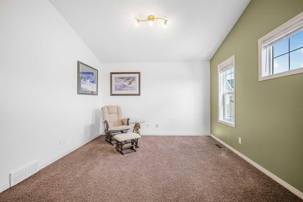 76 Heritage Hill, Cochrane, AB - Indoor Photo Showing Other Room