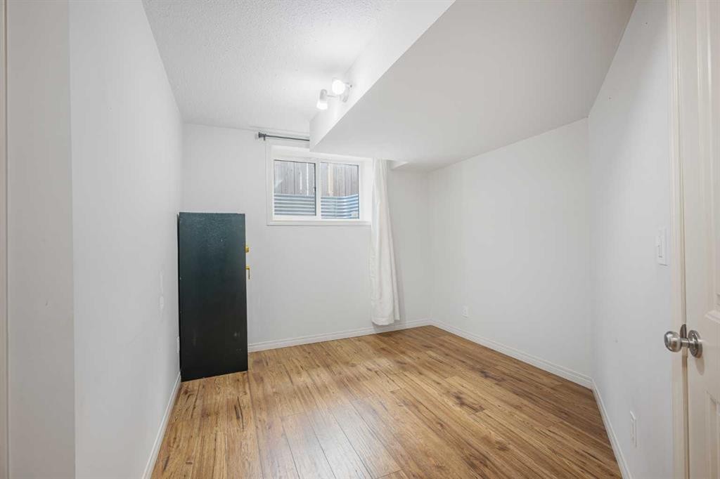 76 Heritage Hill, Cochrane, AB - Indoor Photo Showing Other Room