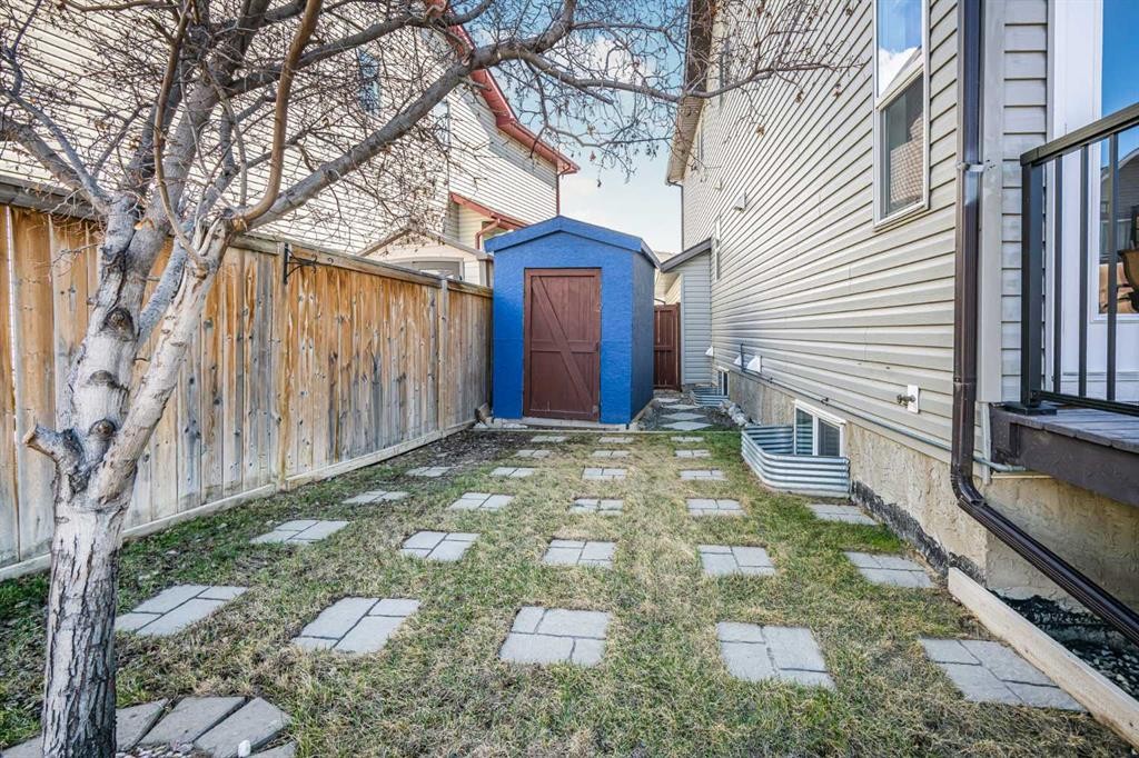 76 Heritage Hill, Cochrane, AB - Outdoor