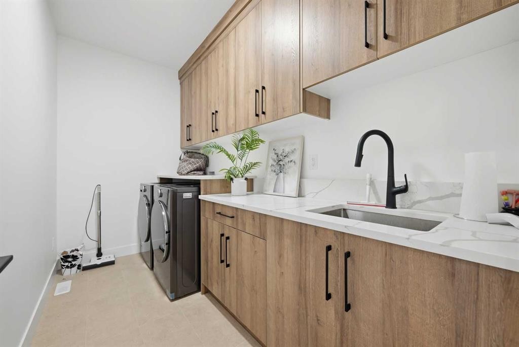 180 South Shore, Chestermere, AB - Indoor Photo Showing Laundry Room