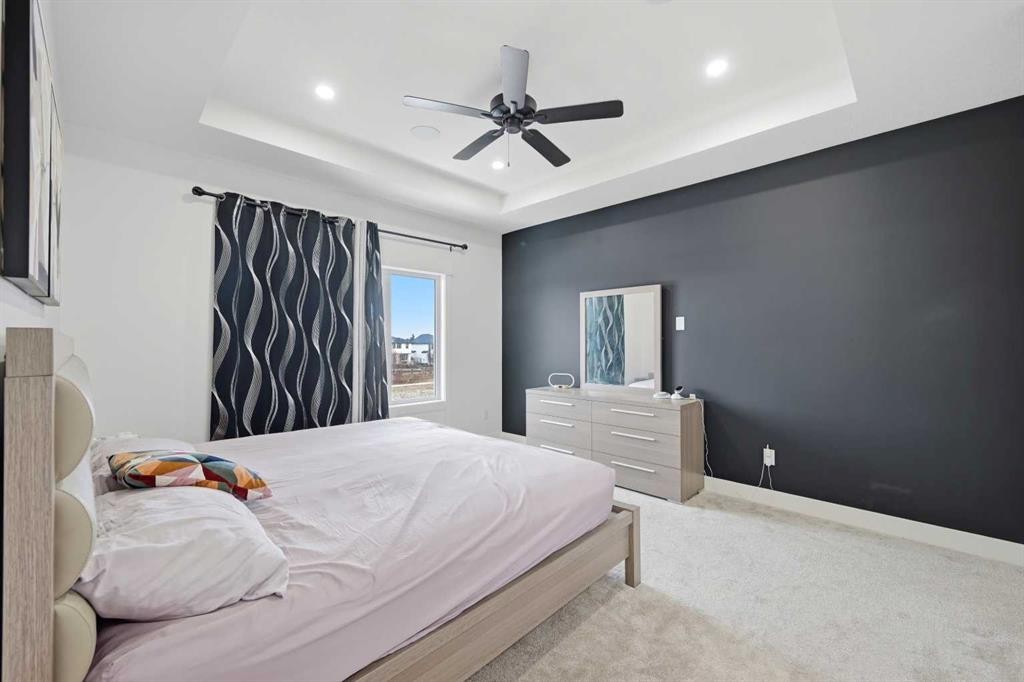 180 South Shore, Chestermere, AB - Indoor Photo Showing Bedroom