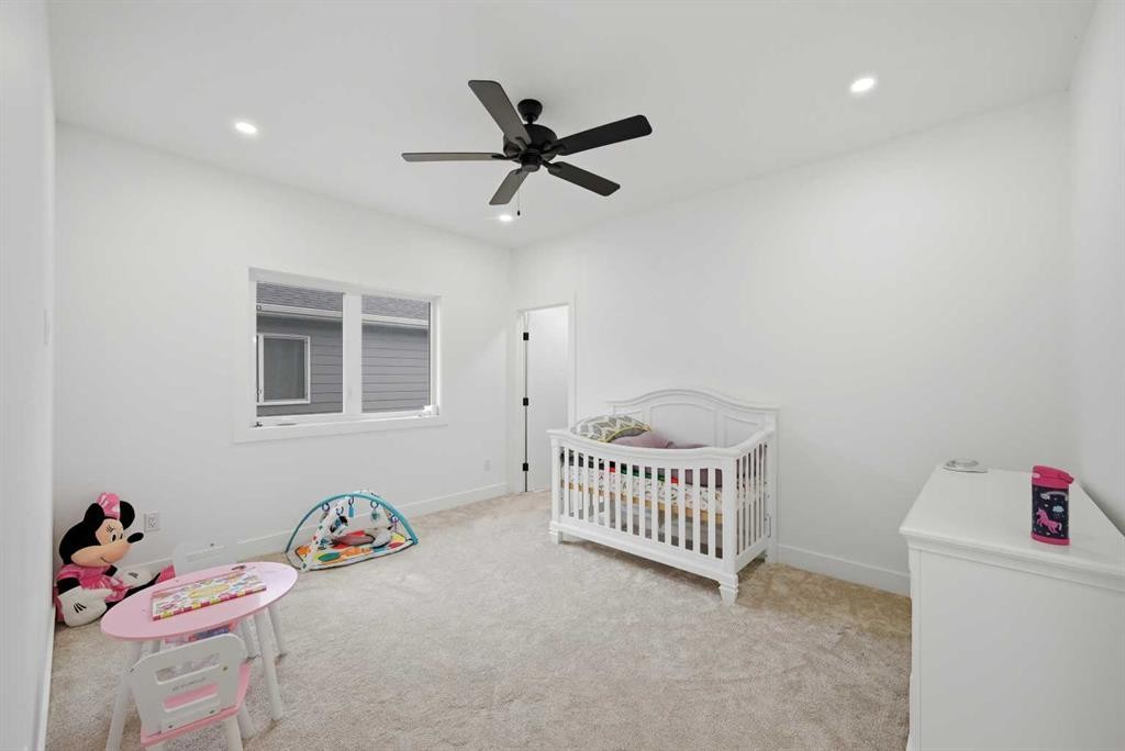 180 South Shore, Chestermere, AB - Indoor Photo Showing Bedroom