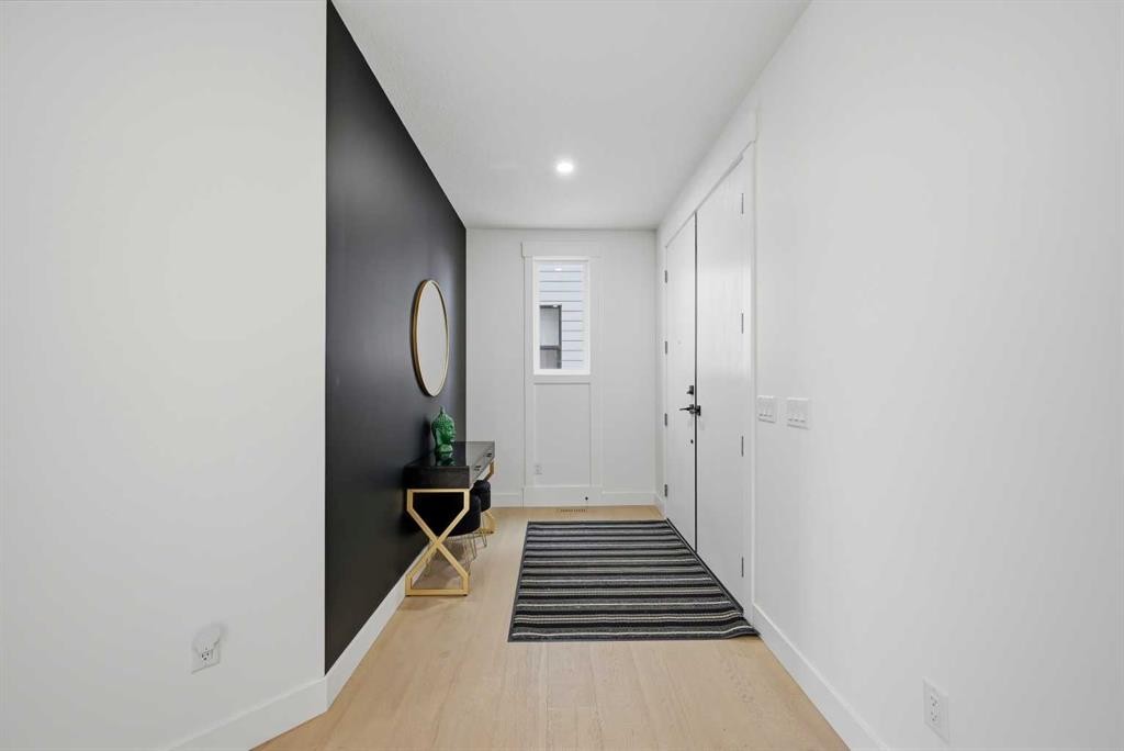 180 South Shore, Chestermere, AB - Indoor Photo Showing Other Room