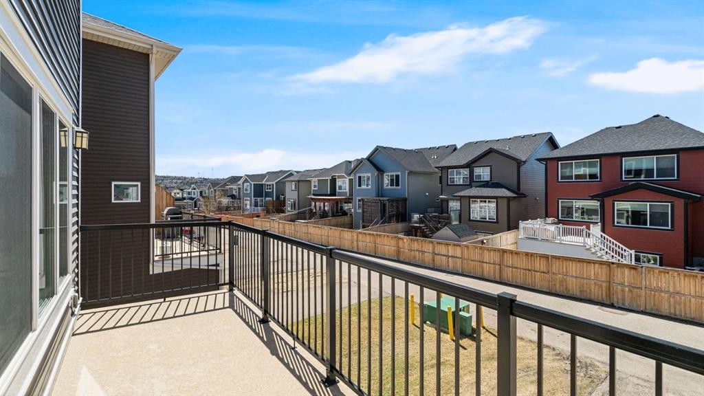 205 Sundown Road, Cochrane, AB - Outdoor
