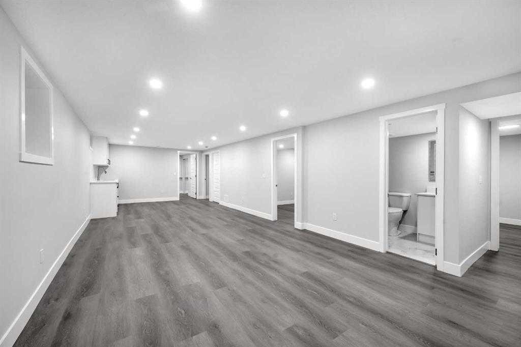 310 Wascana Crescent Se, Calgary, AB - Indoor
