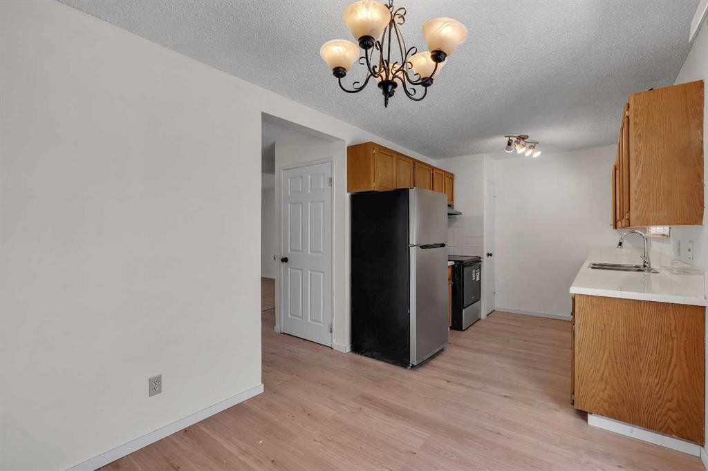 68 Templeson Crescent Ne, Calgary, AB - Indoor Photo Showing Kitchen