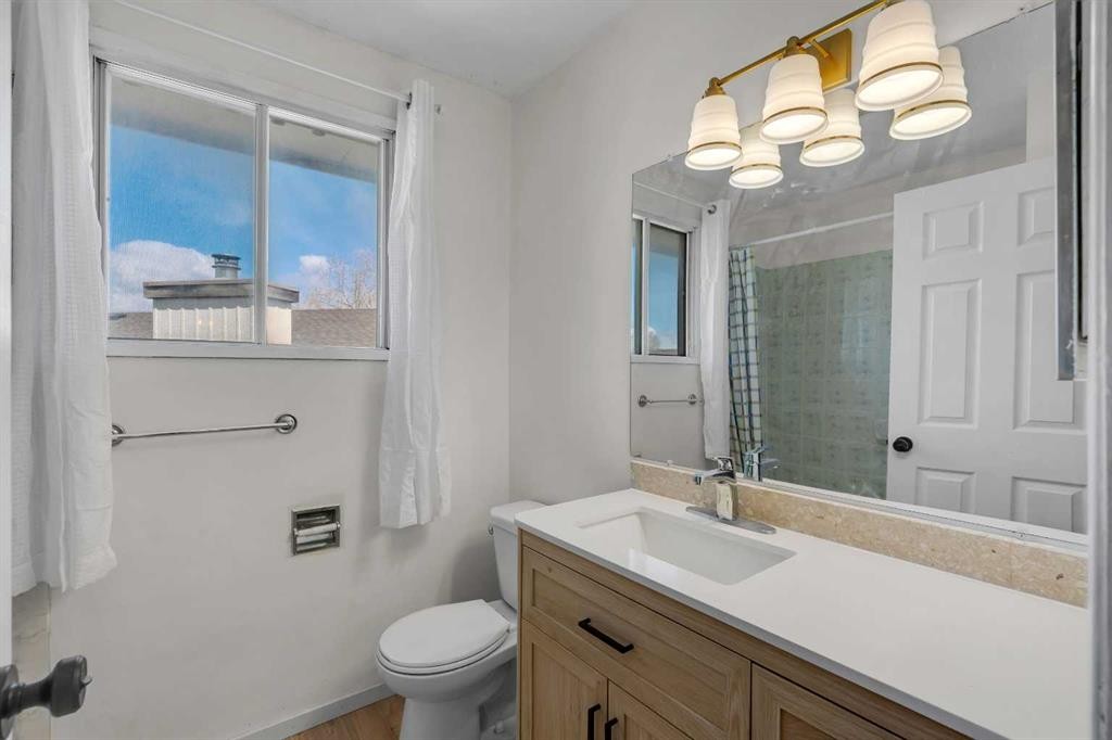 68 Templeson Crescent Ne, Calgary, AB - Indoor Photo Showing Bathroom