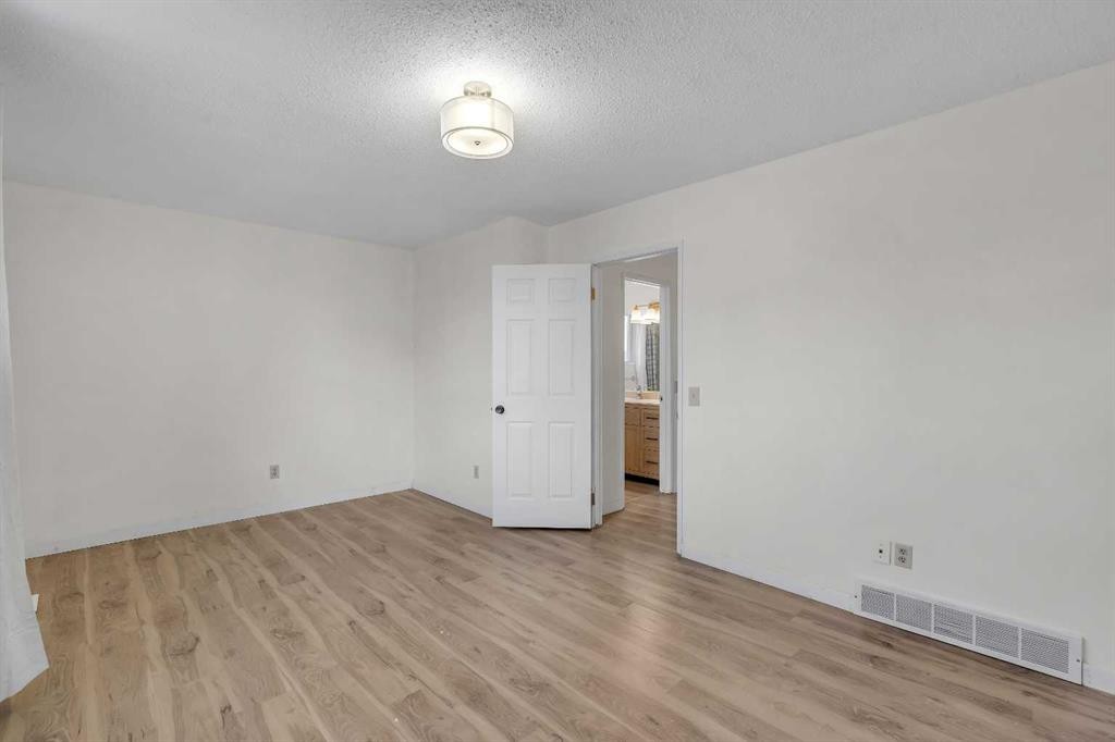 68 Templeson Crescent Ne, Calgary, AB - Indoor Photo Showing Other Room