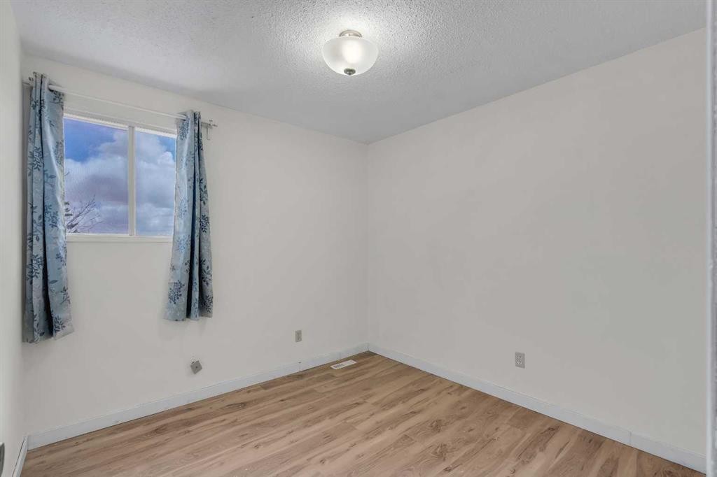 68 Templeson Crescent Ne, Calgary, AB - Indoor Photo Showing Other Room