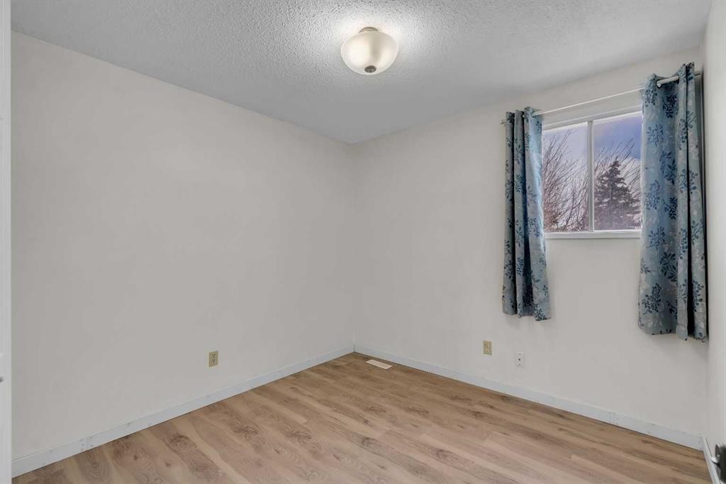 68 Templeson Crescent Ne, Calgary, AB - Indoor Photo Showing Other Room