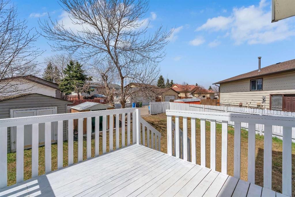 68 Templeson Crescent Ne, Calgary, AB - Outdoor With Deck Patio Veranda