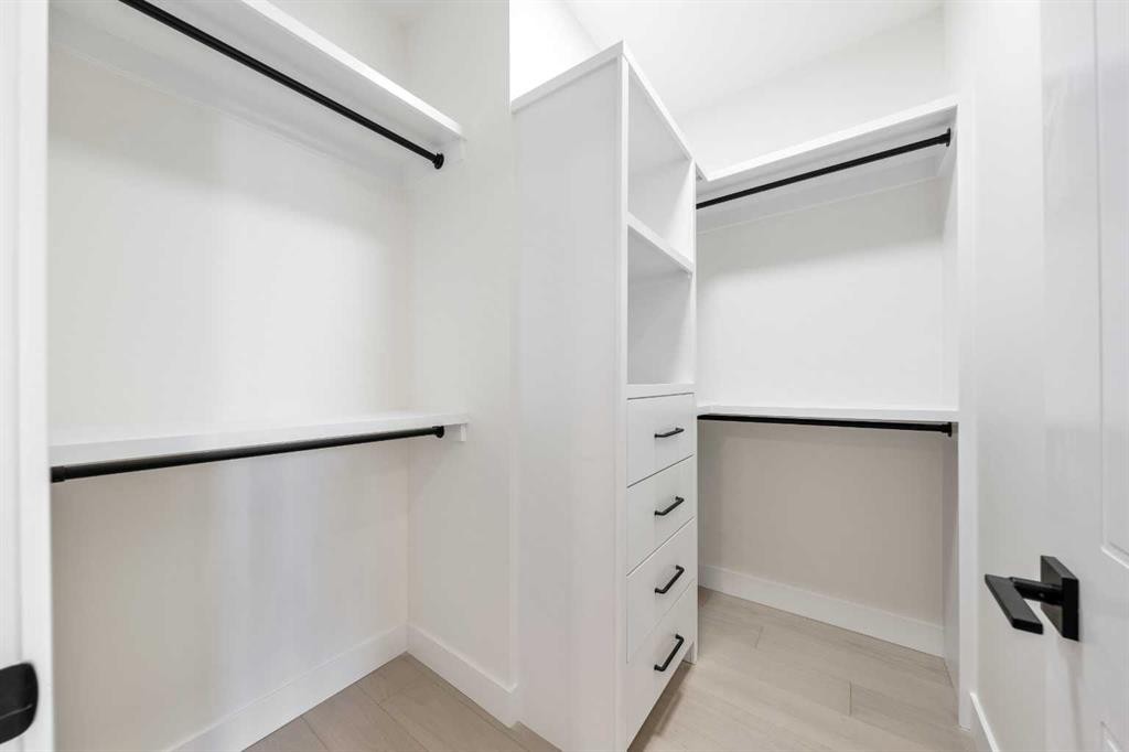 2433 23 Street Nw, Calgary, AB - Indoor With Storage