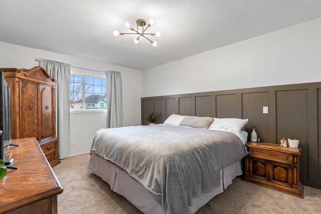 72 Crystalridge Crescent, Okotoks, AB - Indoor Photo Showing Bedroom