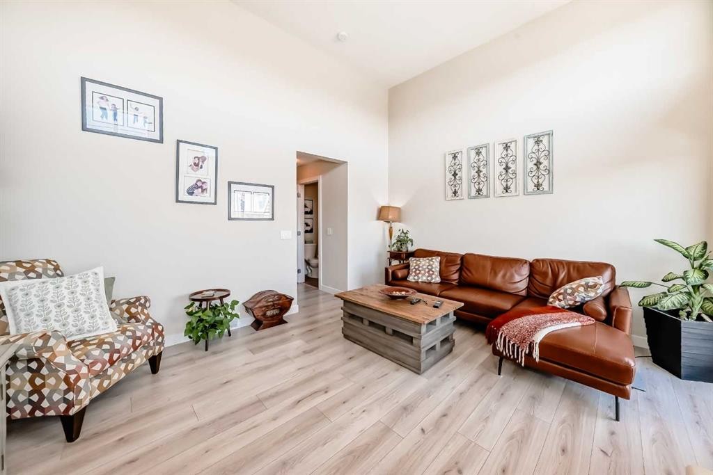 434 Sage Hill Grove Nw, Calgary, AB - Indoor Photo Showing Living Room