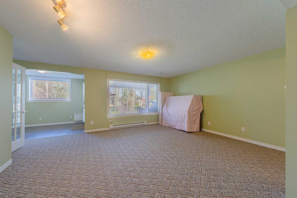 12 Hampstead Gardens Nw, Calgary, AB - Indoor