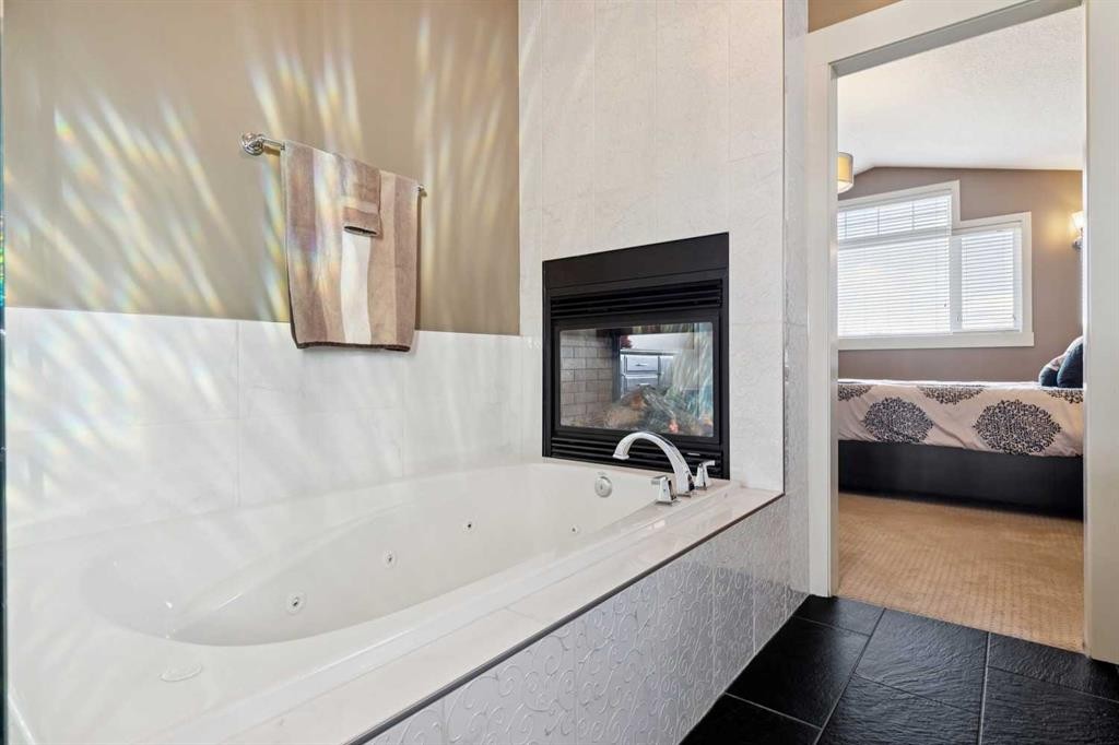 44 Aspen Summit Drive Sw, Calgary, AB - Indoor