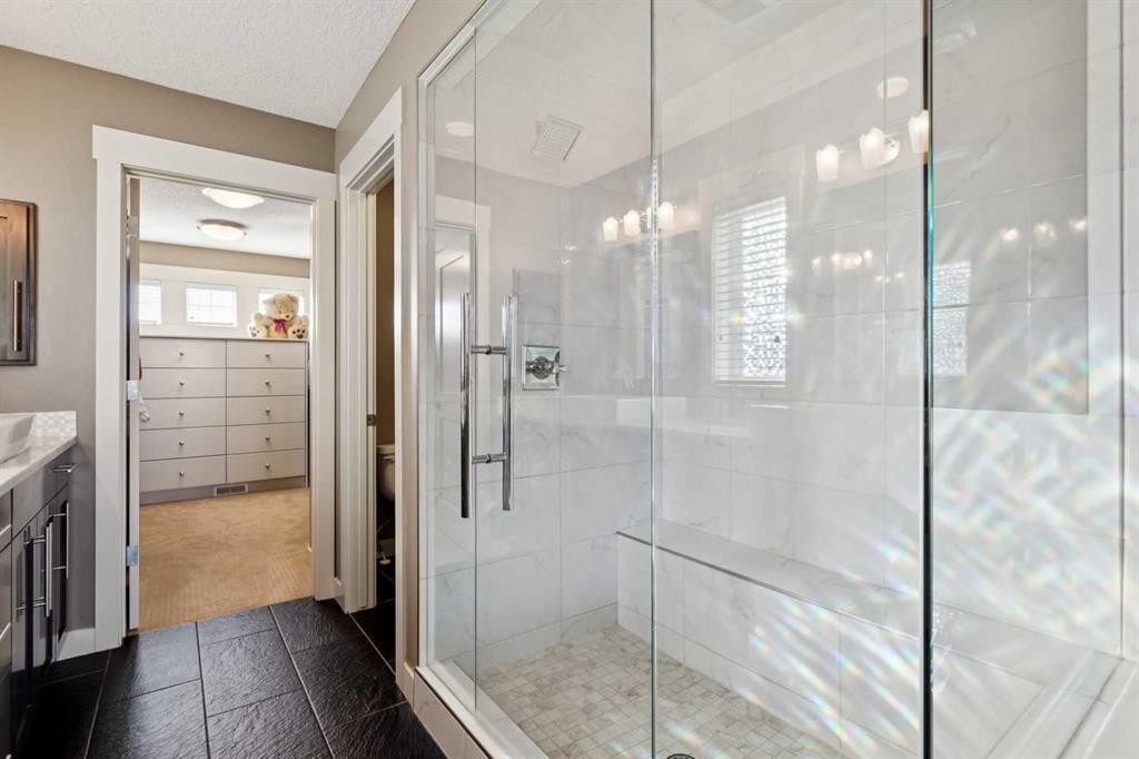 44 Aspen Summit Drive Sw, Calgary, AB - Indoor Photo Showing Bathroom