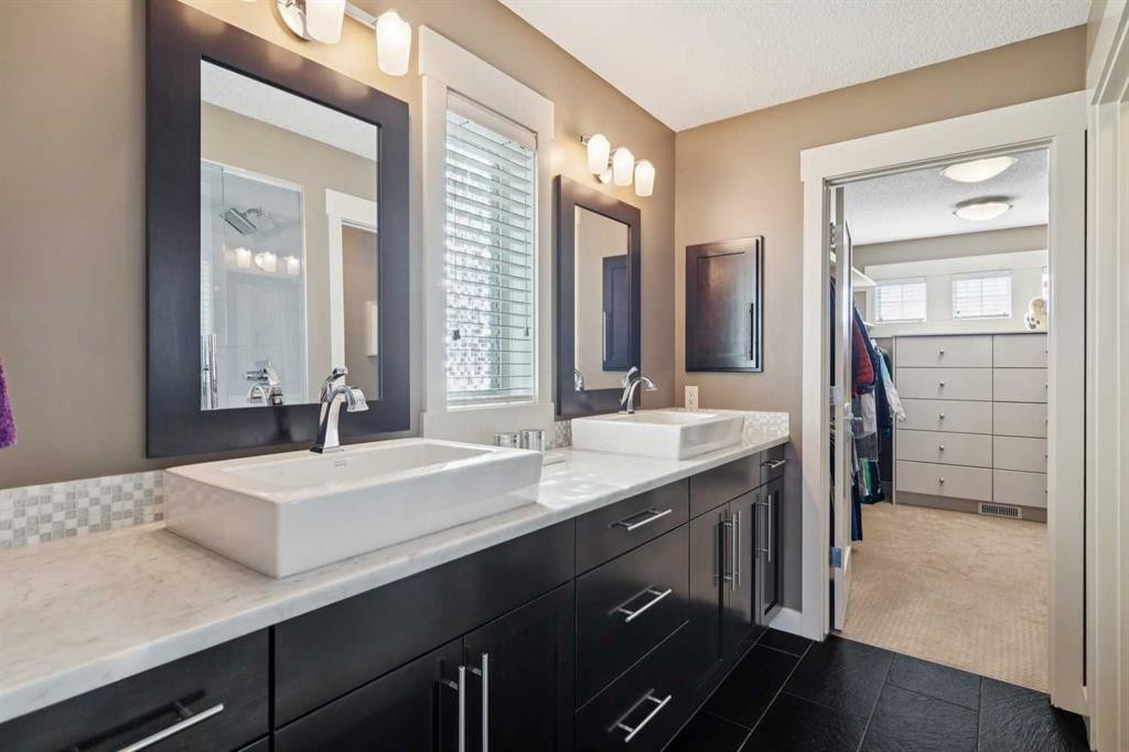44 Aspen Summit Drive Sw, Calgary, AB - Indoor Photo Showing Bathroom