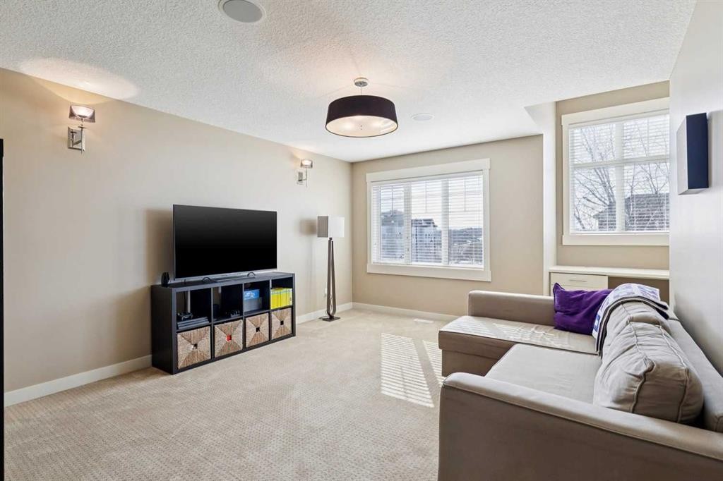 44 Aspen Summit Drive Sw, Calgary, AB - Indoor Photo Showing Living Room