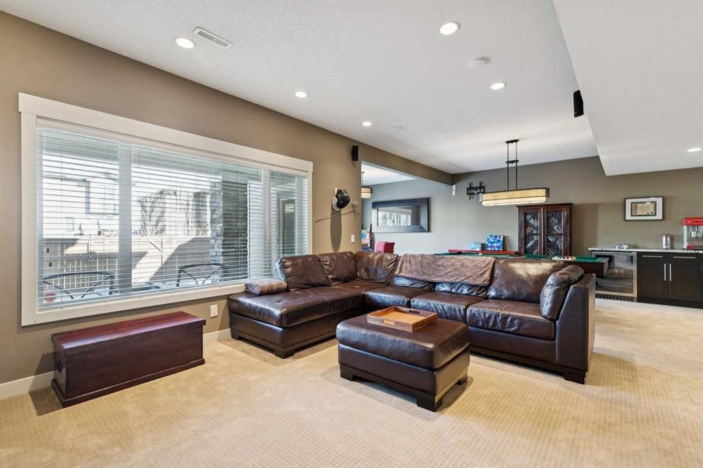 44 Aspen Summit Drive Sw, Calgary, AB - Indoor Photo Showing Living Room