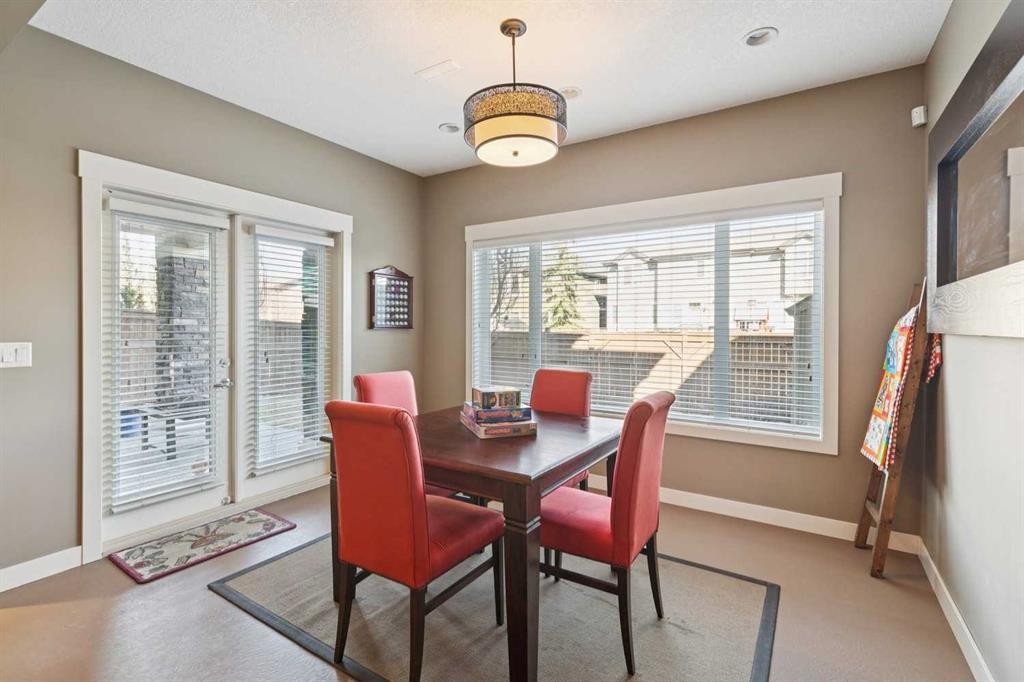 44 Aspen Summit Drive Sw, Calgary, AB - Indoor Photo Showing Dining Room