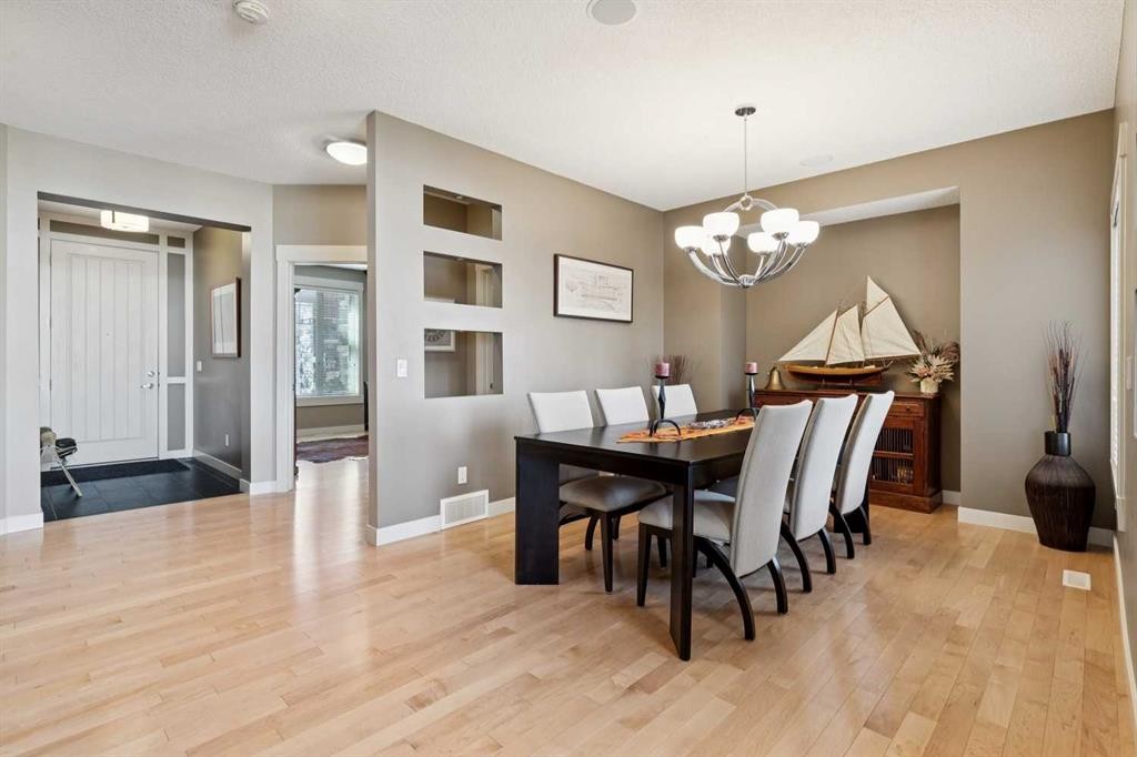 44 Aspen Summit Drive Sw, Calgary, AB - Indoor Photo Showing Dining Room