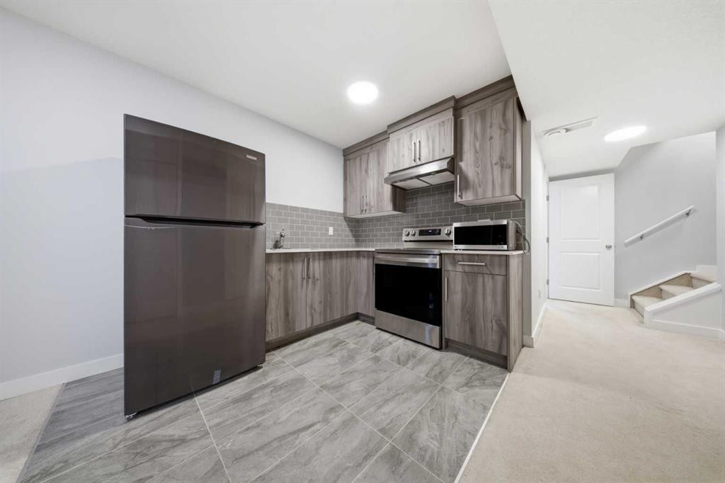 68 Cornerbrook View Ne, Calgary, AB - Indoor Photo Showing Kitchen