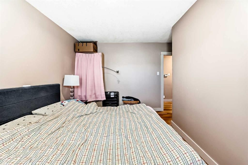 2508 Morley Trail Nw, Calgary, AB - Indoor Photo Showing Bedroom