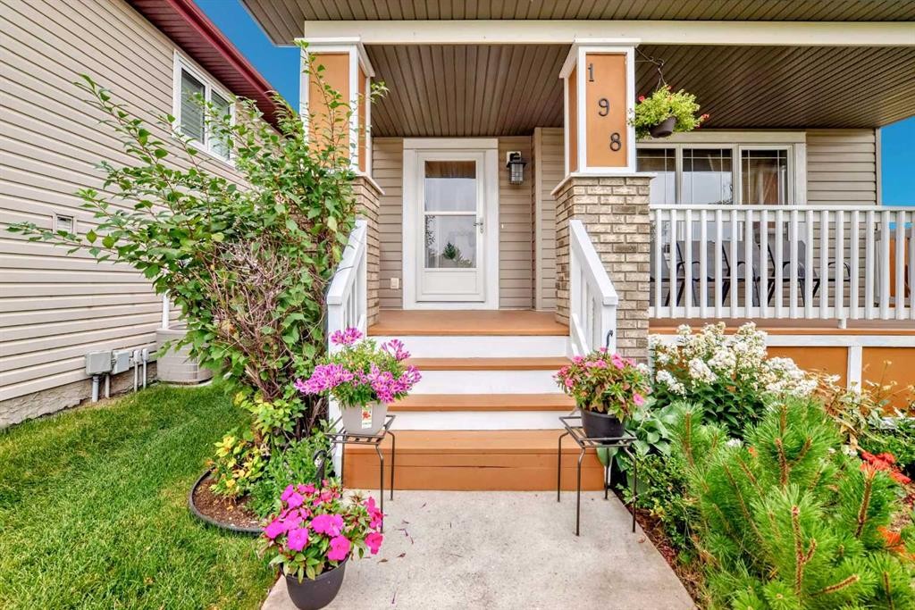 198 Copperfield Gardens Se, Calgary, AB - Outdoor
