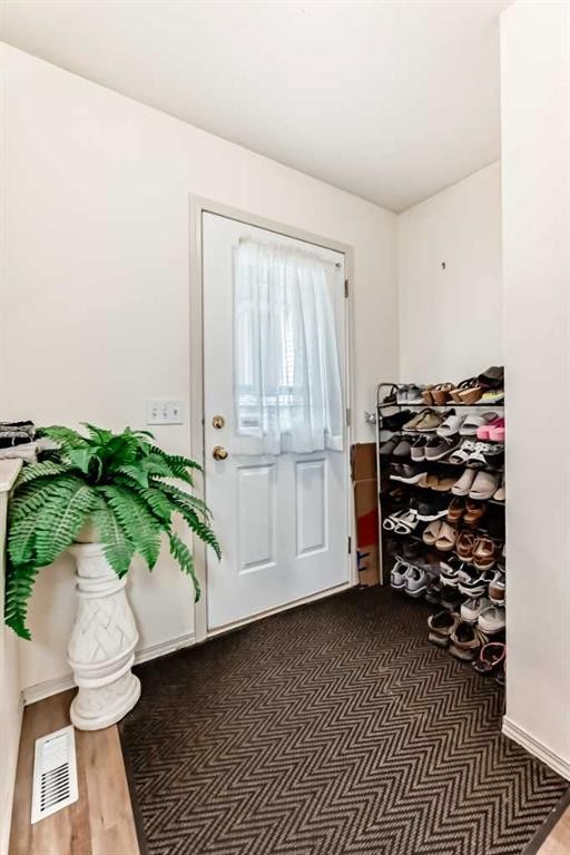 198 Copperfield Gardens Se, Calgary, AB - Indoor